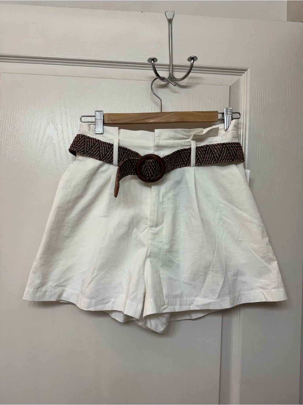 NWT White High-Waist Linen Shorts with Brown Woven Belt